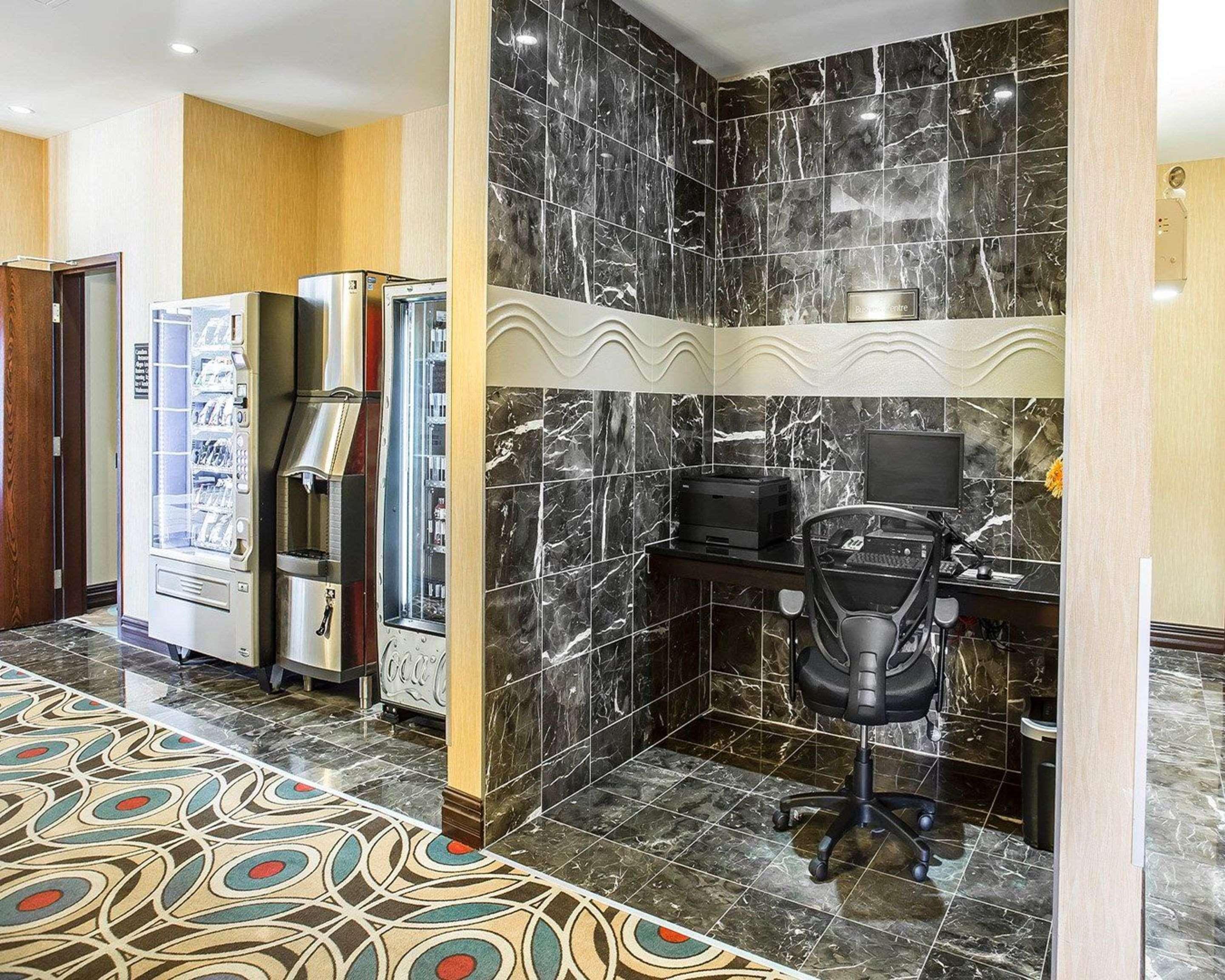 Comfort Hotel Bayer'S Lake Timberlea Dış mekan fotoğraf