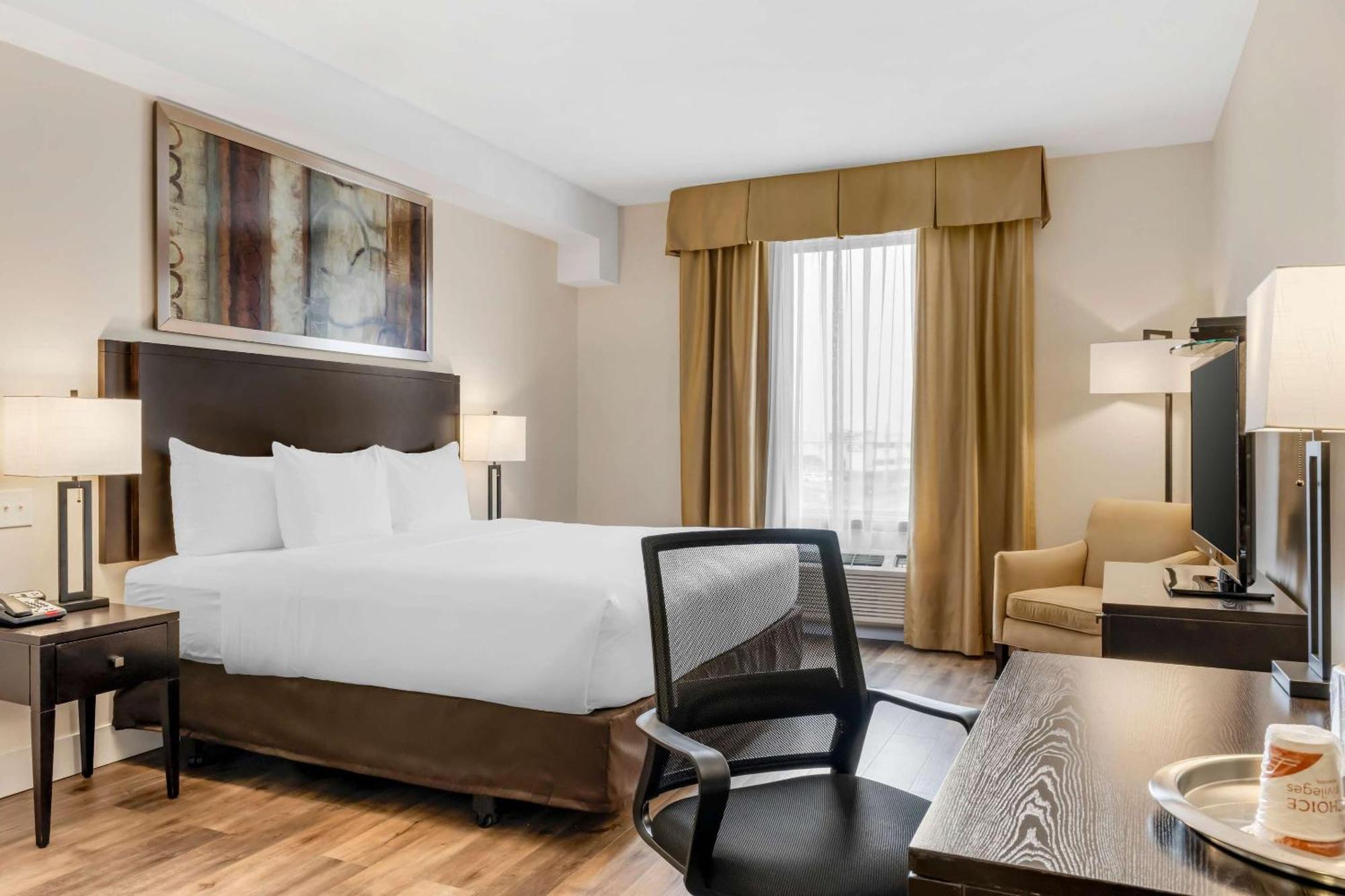 Comfort Hotel Bayer'S Lake Timberlea Dış mekan fotoğraf