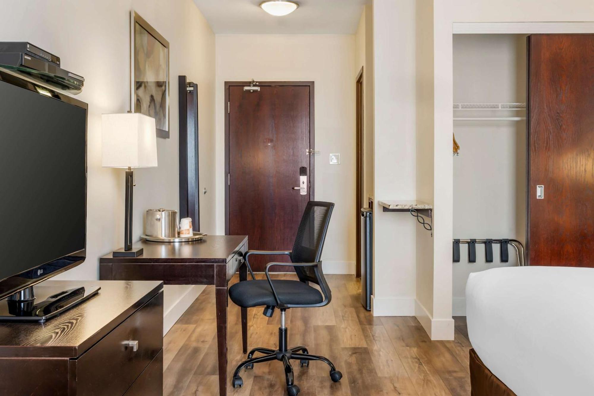 Comfort Hotel Bayer'S Lake Timberlea Dış mekan fotoğraf