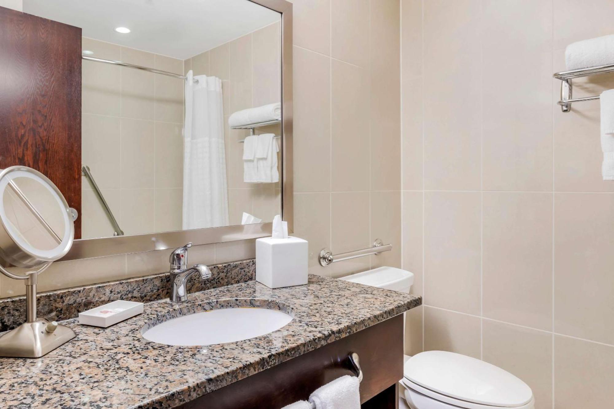 Comfort Hotel Bayer'S Lake Timberlea Dış mekan fotoğraf